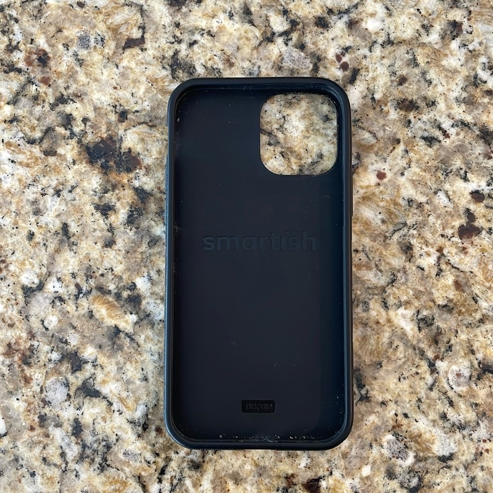 iPhone 12 Smartish Gripmunk case